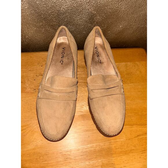 Vionic Cheryl II Preppy Academia Comfort Studios Beige Suede Penny Loafers - Picture 2 of 7